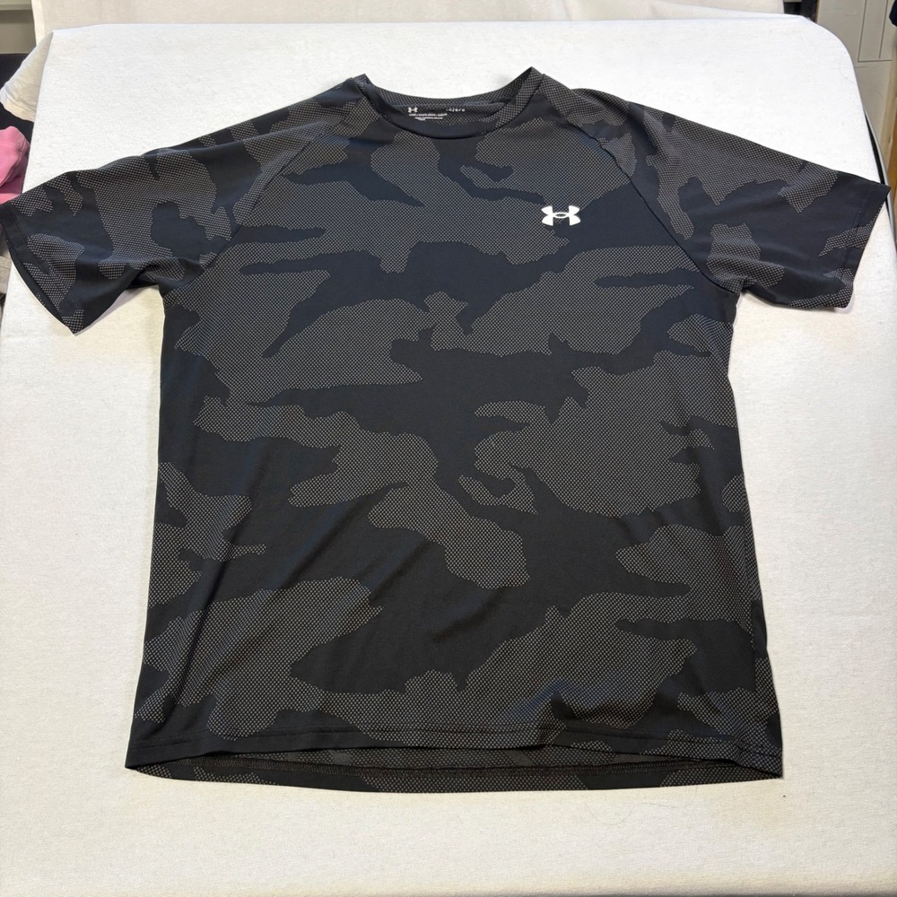 Under Armour, Active T-Shirt, Black Camo, Large, Good, MSRP $35